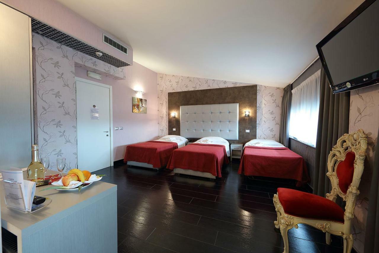 Hotel Relax Roma Nord Fiano Romano Bagian luar foto